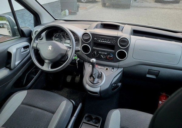 Peugeot Partner cena 41500 przebieg: 165000, rok produkcji 2016 z Lwówek Śląski małe 121